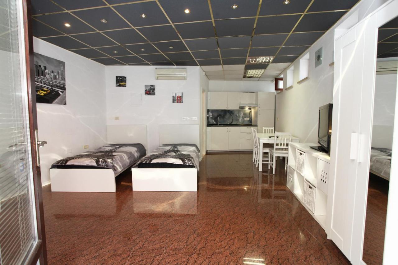 Koper Central King Studio Samo Eksteriør billede