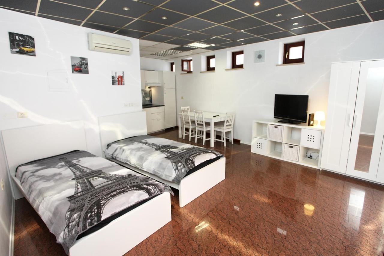Koper Central King Studio Samo Eksteriør billede
